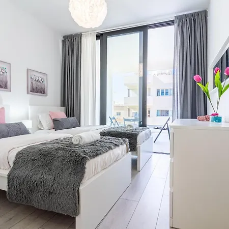 Aziza 1- Bedroom In Larnaca