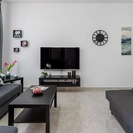 Apartment Aziza 1- Bedroom In